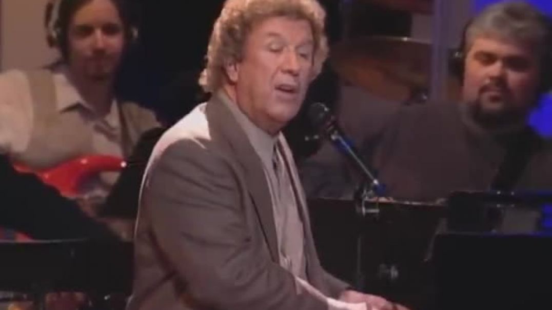⁣Gaither Vocal Band, Jake Hess - Cool Water [Live]