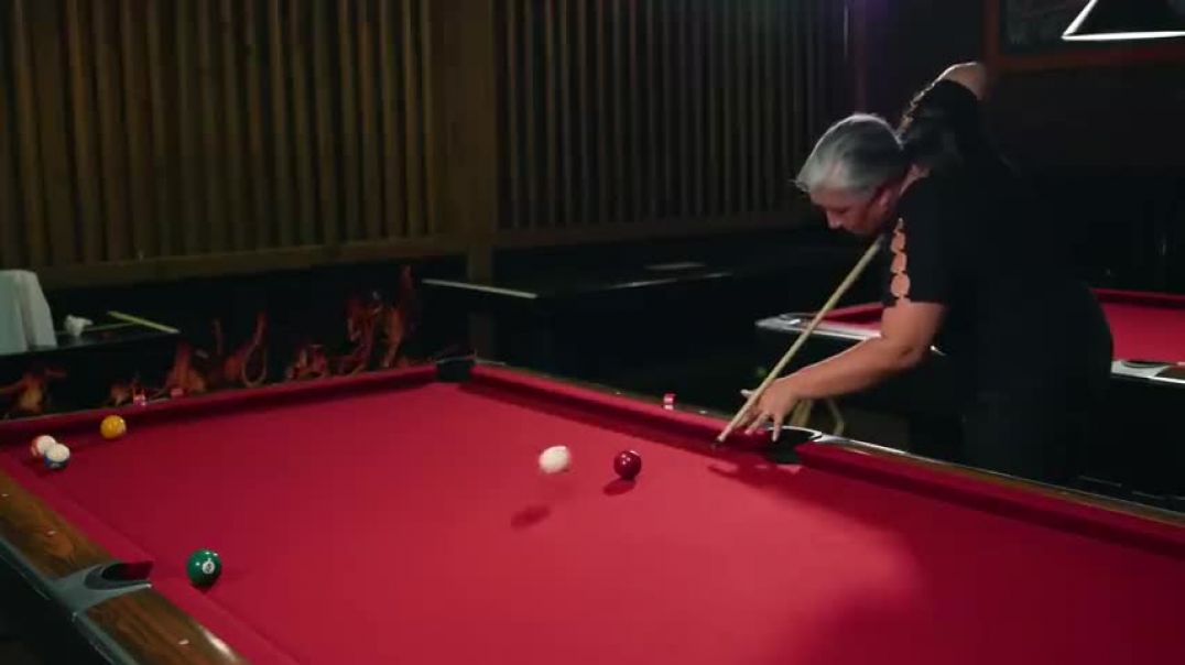 ⁣Can 4 Guys Beat A Professional Pool Player