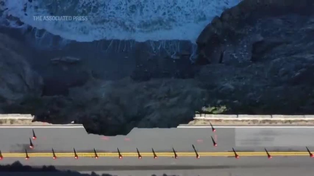 ⁣Giant chunk of California’s Highway 1 collapses