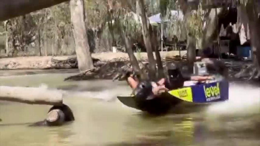 ⁣Race Day at Australia's CRAZIEST Tinny Race - Riverland Dinghy Derby 2024