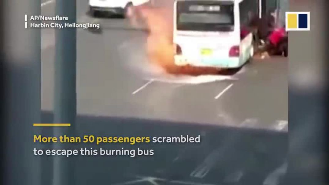 ⁣Bus explodes minutes after passengers escape