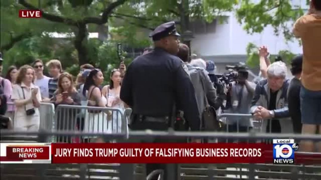 ⁣Crowd reacts to Trump's guilty verdict outside courthouse