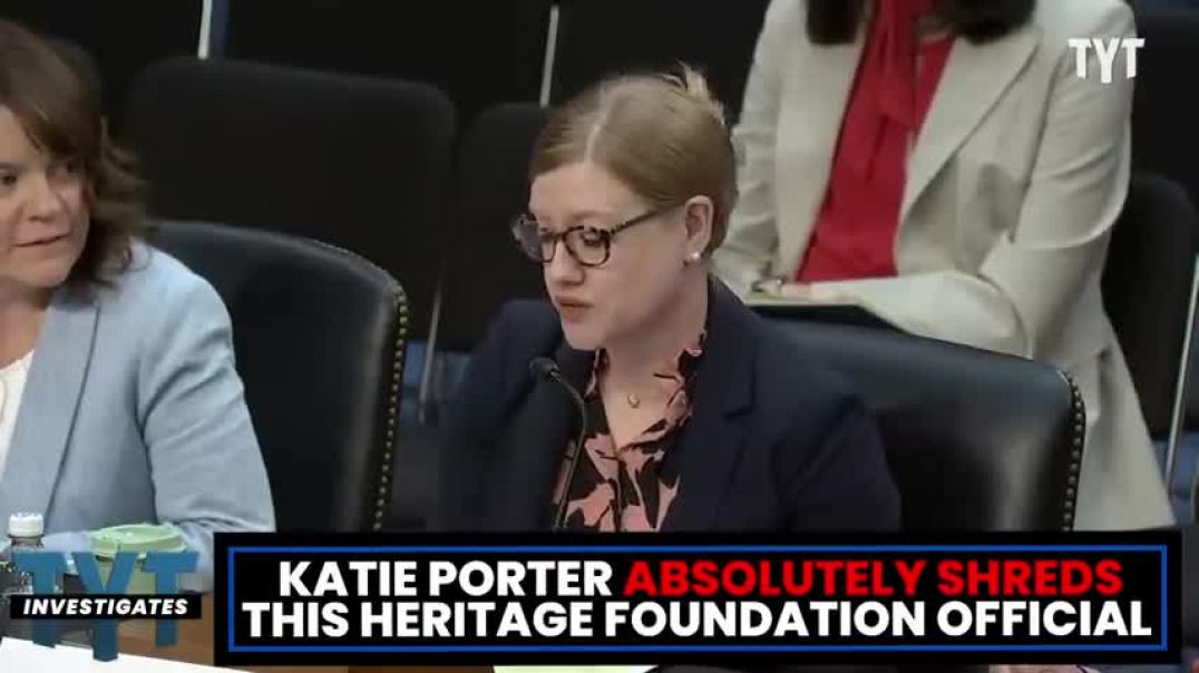 ⁣Right-Winger Tries To Take On Katie Porter