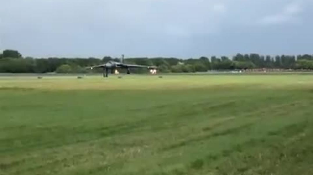 Loudest plane on Earth