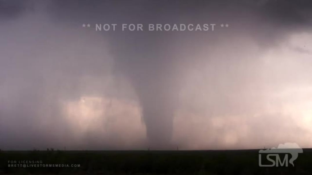 ⁣05-04-2024 Fort Stockton, TX - Strong Significant Tornadoes & Windshield Shattering Hail