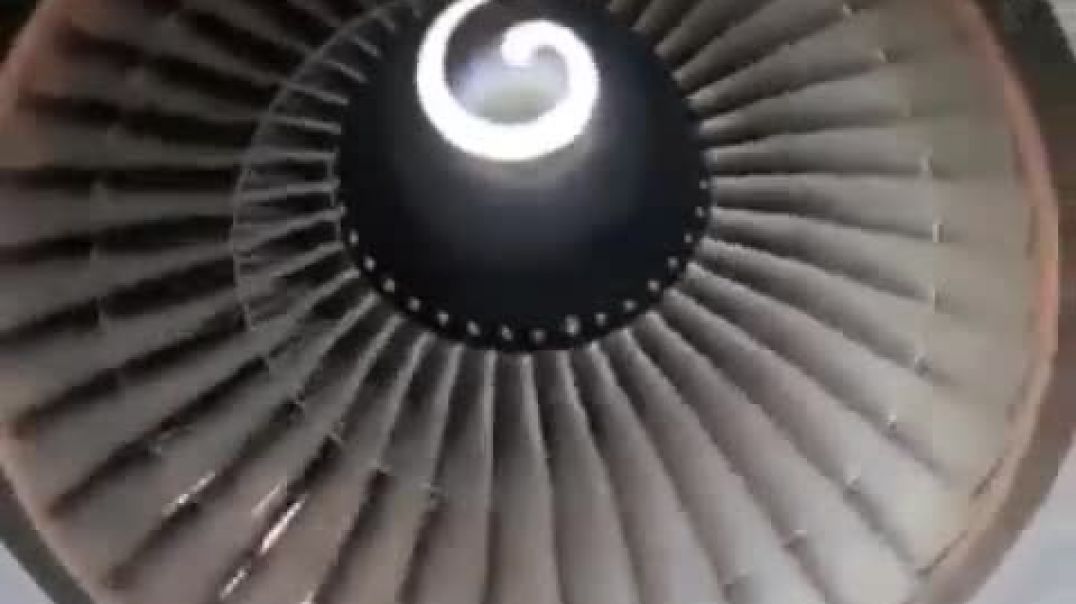 FULL START UP JET AIRPLANE TURBINE ENGINE ✈️🎶 Airplane Boeing 767 in 2022 #shorts