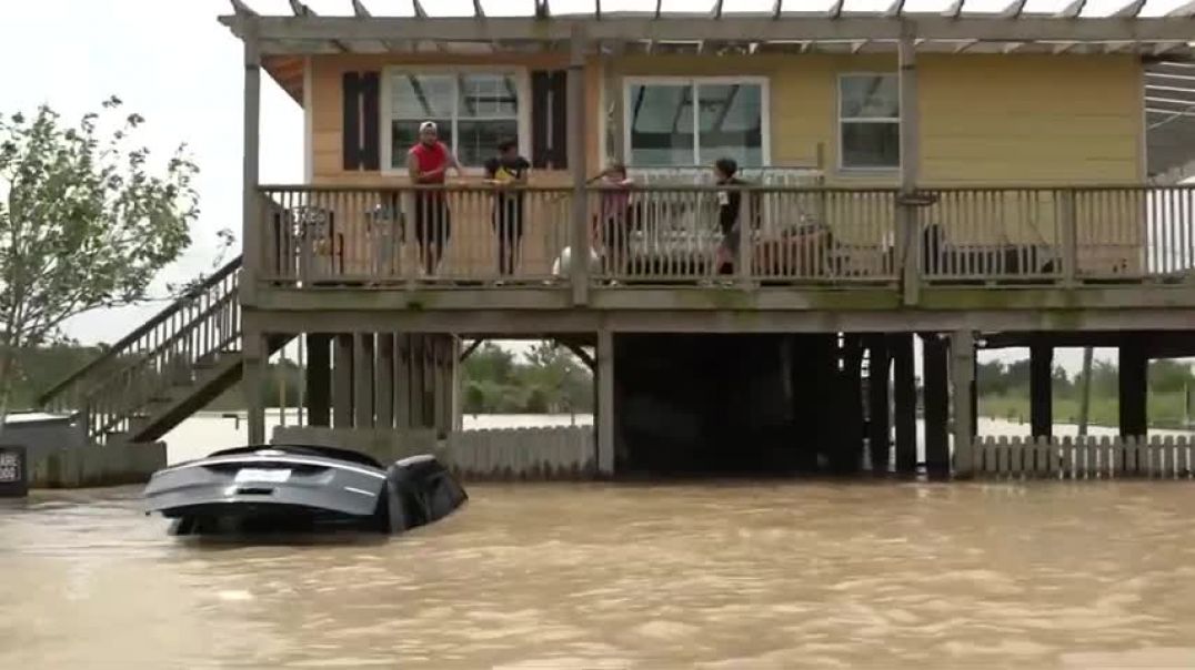 ⁣Houston-area flooding worsens as hundreds rescued