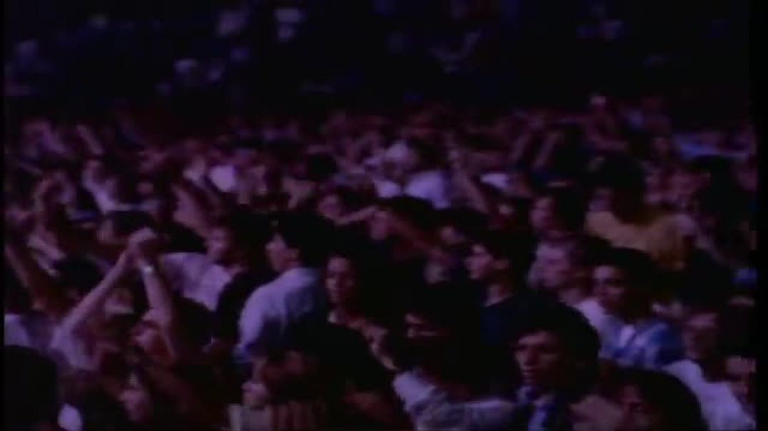 ⁣Simple Minds - Alive & Kicking (live) Verona 1989