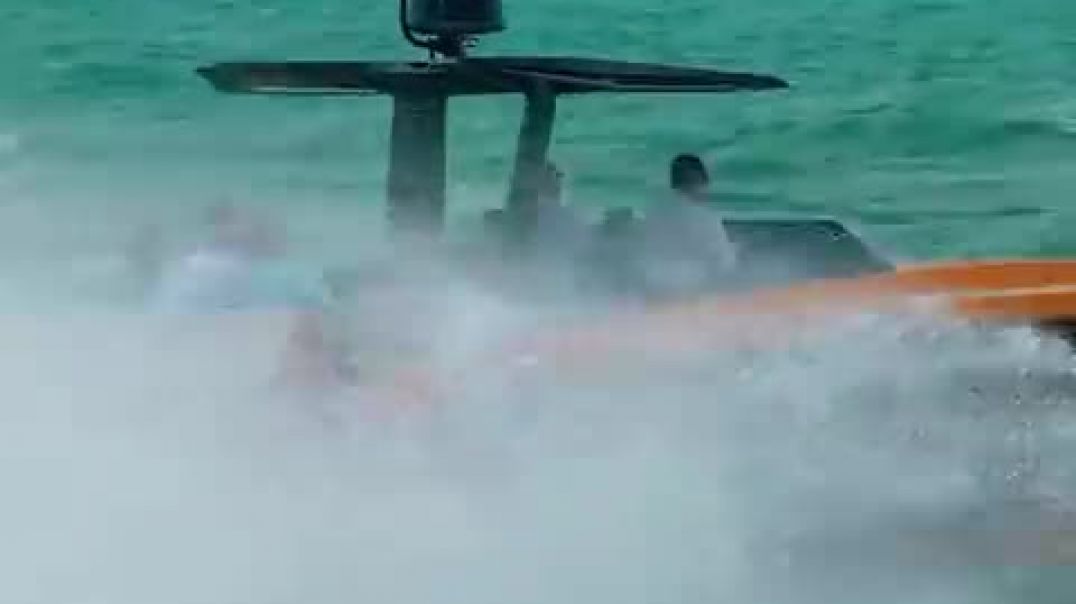 ⁣Sea Trial Gone WRONG at Haulover Inlet !!   Wavy Boats