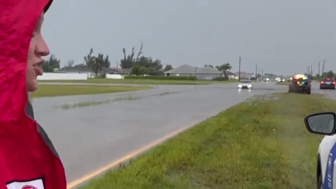 ⁣WATCH Heavy rainfall leaves people stranded all over Southwest Florida