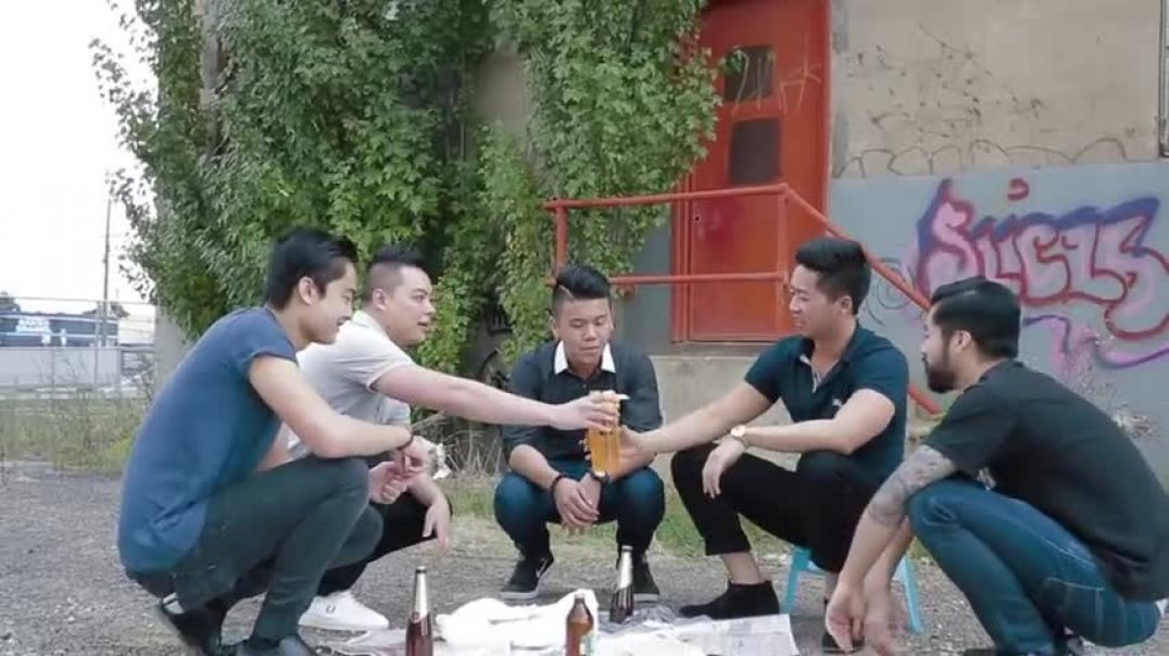 ⁣Asian Gangsters - Chinese vs Vietnamese