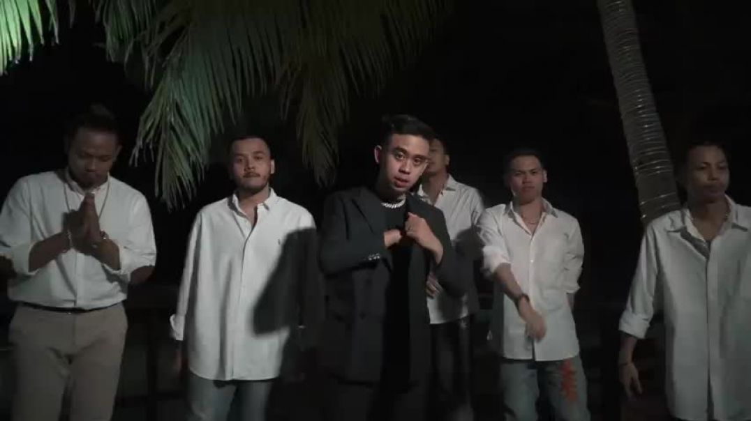 K-Clique – Mimpi (feat Alif) [Official Music Video]