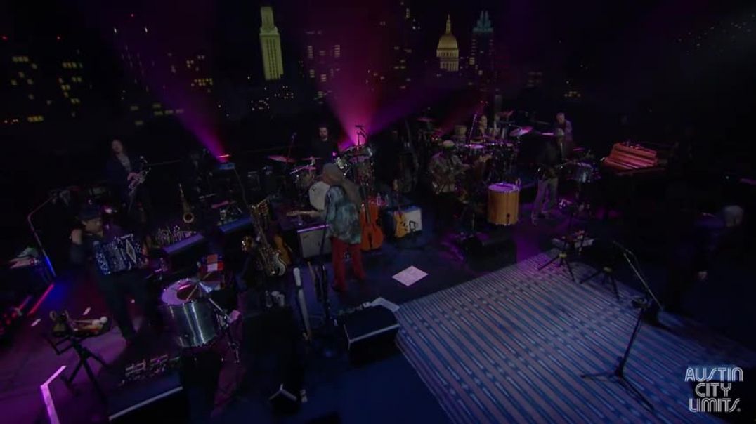 ⁣Paul Simon on Austin City Limits  You Can Call Me Al