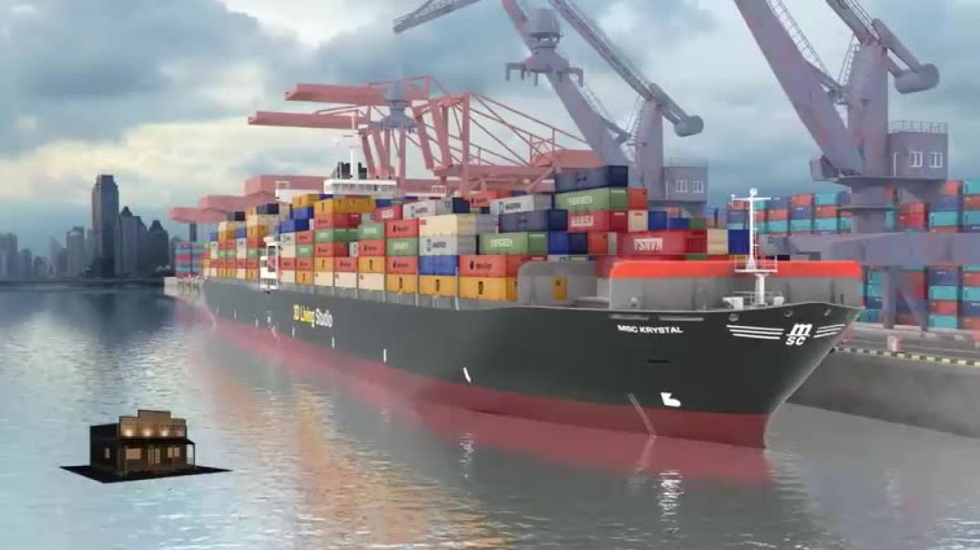 ⁣How A Container Ship Secures Containers - Design, Safety, Container Locating