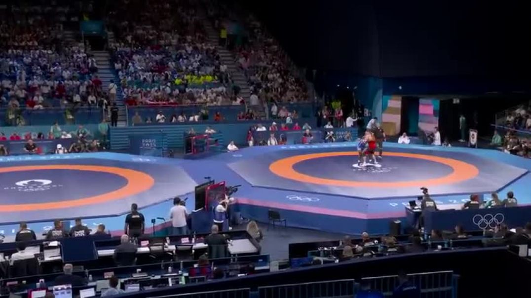 ⁣Vinesh Phogart takes down No. 1 wrestler Yui Susaki in an upset of epic proportions | Paris Olympics