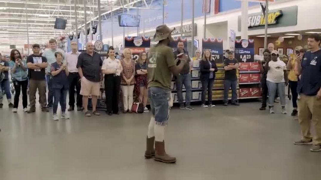 ⁣Tevin doing the #gitupchallenge at regrand opening Lincolnton, NC with DJ Johnny B