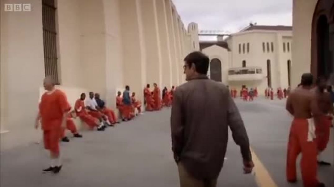 ⁣Racial segregation in San Quentin prison - Louis Theroux - Behind Bars - BBC