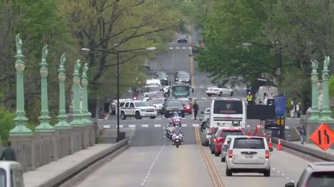 ⁣Vice President Harris motorcade cut off by garbage truck on her way to get positive COVID test.