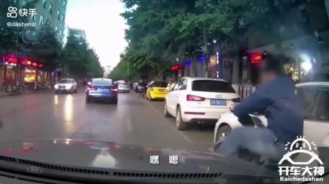 Dangerous Chinese Road Rage, 路怒症! street fights, bad drivers. Fails compilation.