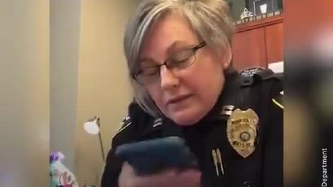 ⁣Phone Scammer Gets Scammed by Police Captain