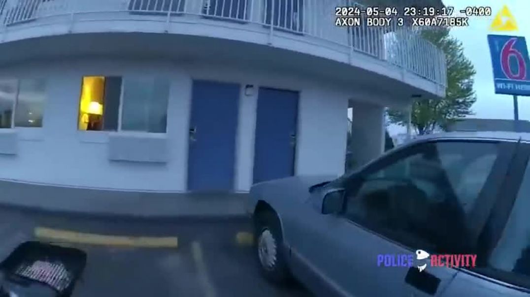 ⁣Suspect Fires 2 Guns Simultaneously During Shootout With Police