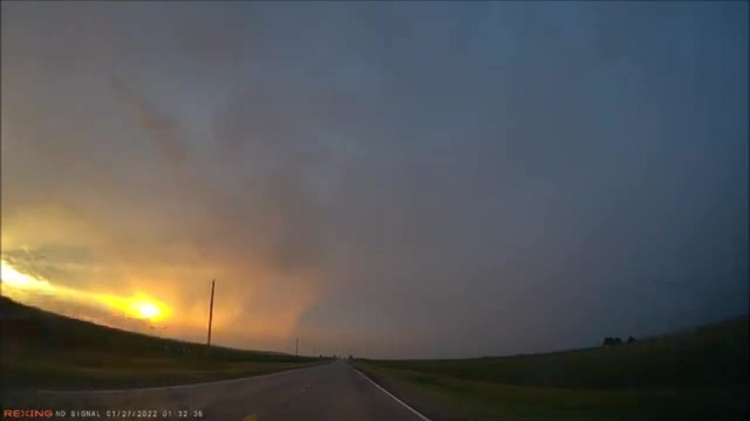 ⁣West-Central IL Explosive Spider Lightning, Sunset, Double Rainbow (6 13 24)