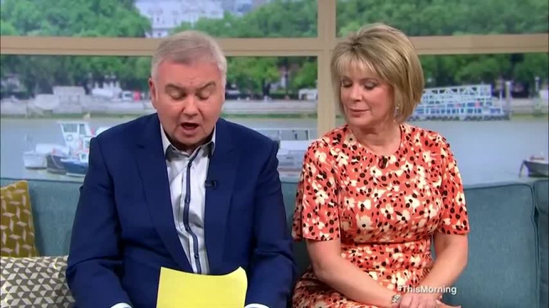 ⁣David Blaine Shocks Eamonn and Ruth with Incredible Card Trick   This Morning