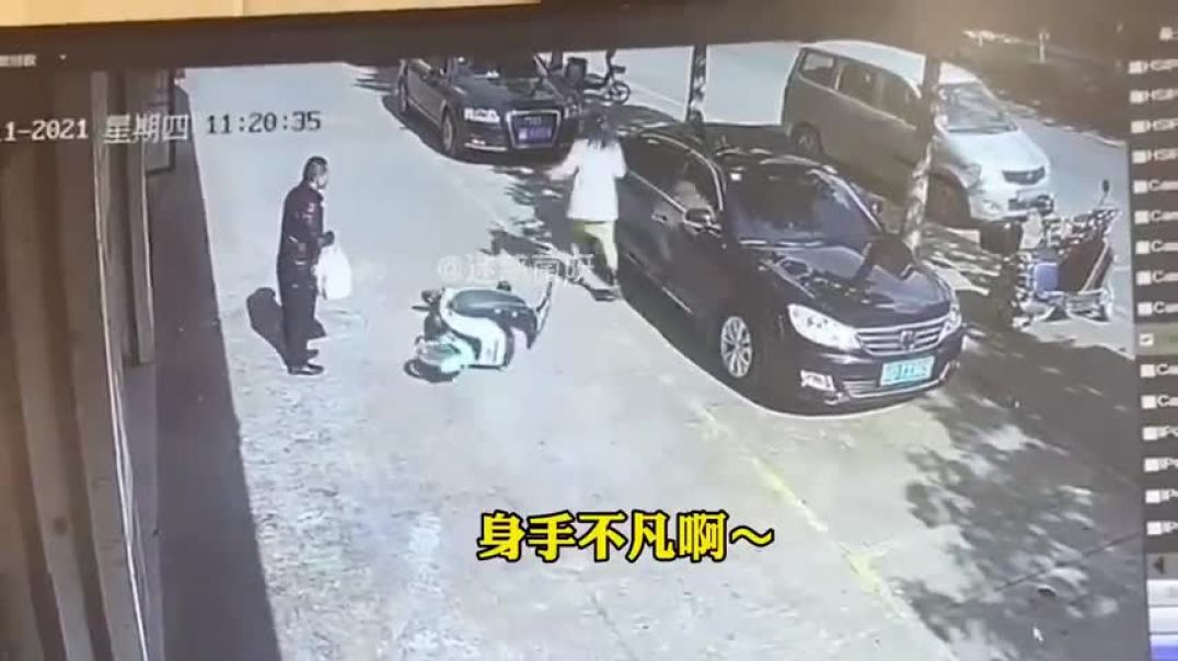 ⁣China Funny Moment #1